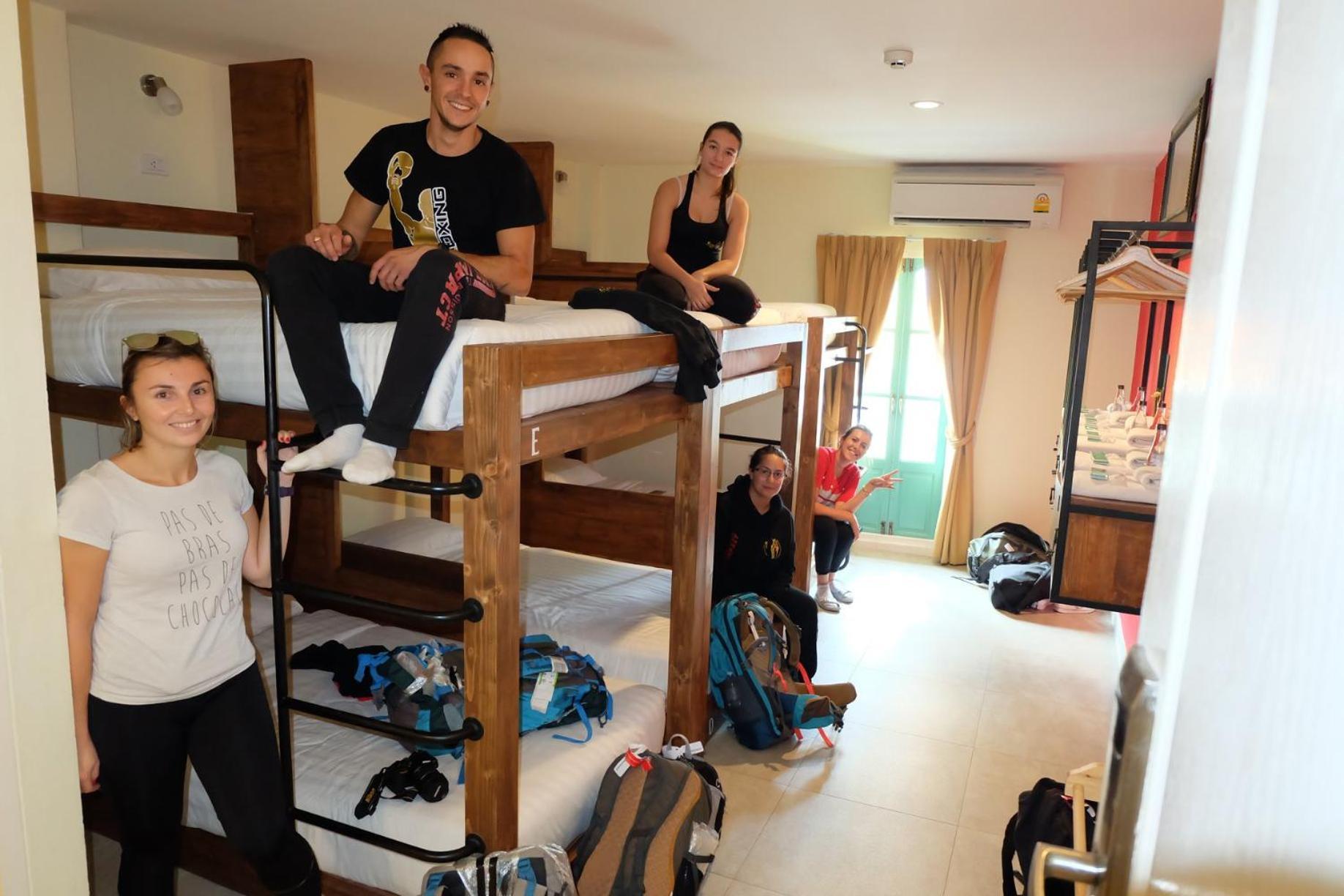 Siri Poshtel Bangkok Hostel Eksteriør bilde